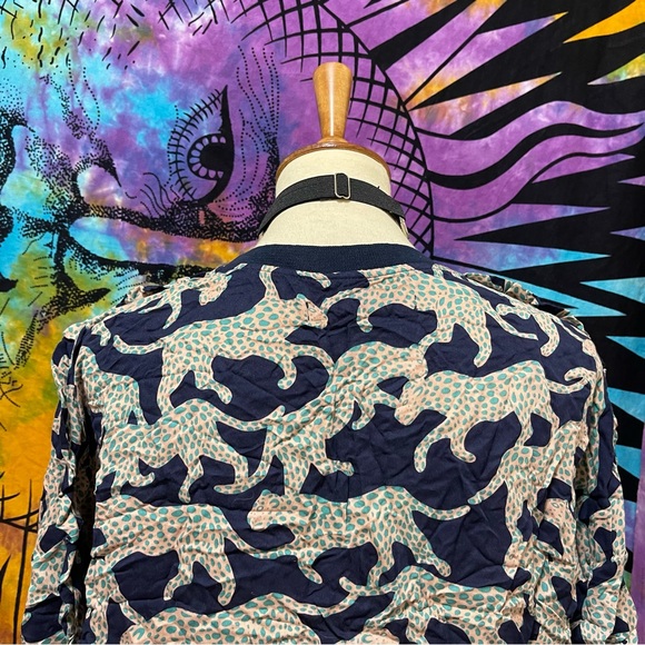 🌈 Lovely modern colorful art top - Picture 8 of 11